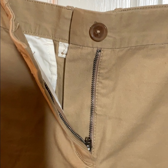 Women’s Gap Shorts Plus size 16 tan white side stripe - Picture 4 of 6